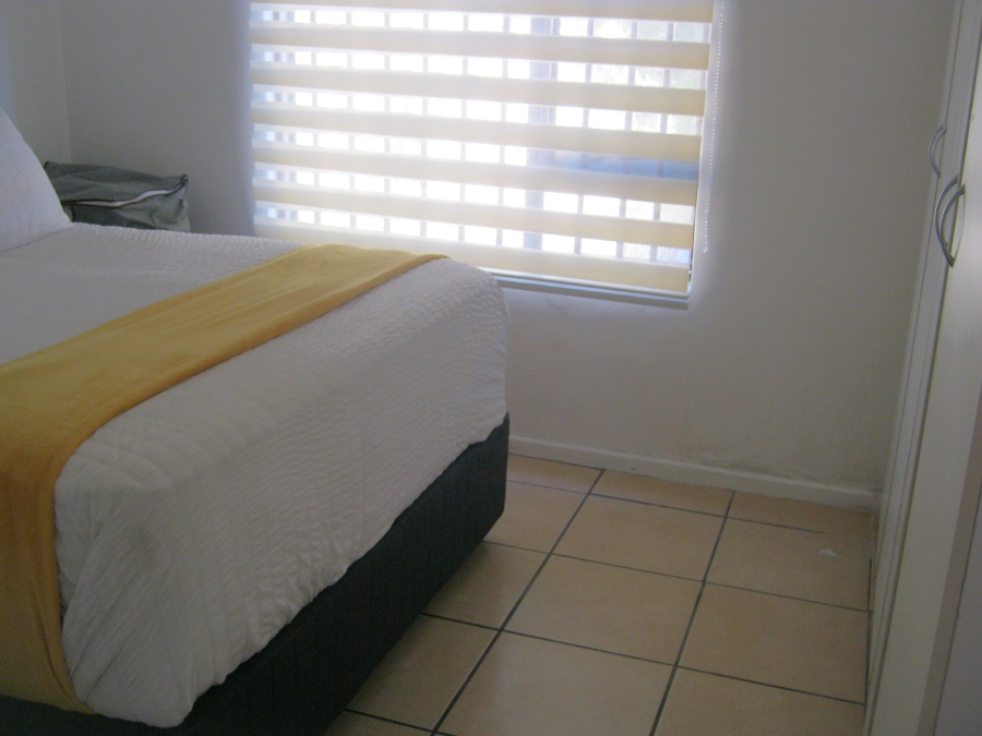 To Let 2 Bedroom Property for Rent in Guldenland Western Cape